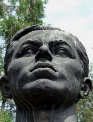 Monument à Peter Ivanov, Popov